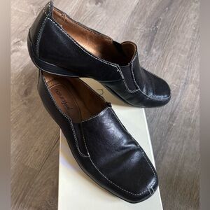 Naturalizer Cajun Black Leather Flats